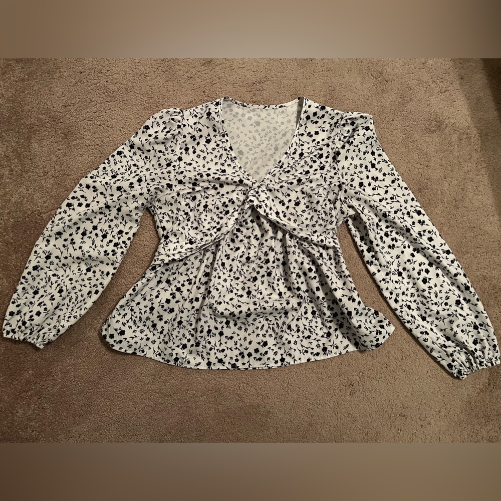 Low Cut / V-Neck Blouse